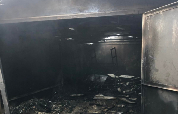 Хотіли зігрітися: В Ужгороді безхатьки спалили два гаражі поблизу нафтобази