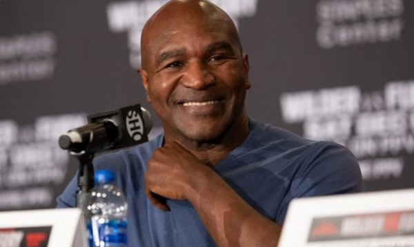 Холіфілд: Усик сказав мені, що зробить те саме, що я зробив Холіфілд: Усик сказав мені, що зробить те саме, що я зробив