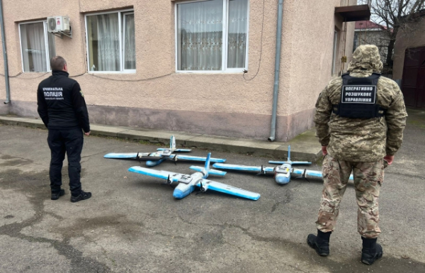 Конфісковані у закарпатських контрабандистів безпілотники передали для захисників