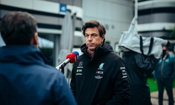 Тото Вольфф продає свою Ferrari F40