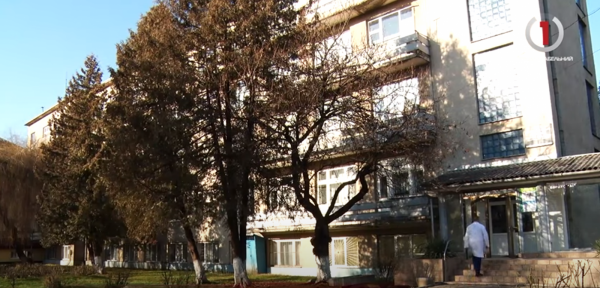  Сучасний апарат у подарунок: лікарня Сваляви отримала новий томограф (ВІДЕО) 