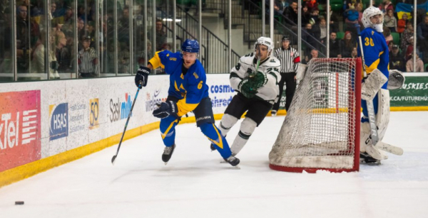 Студентська збірна України з хокею програла контрольний матч Університету Саскачевана