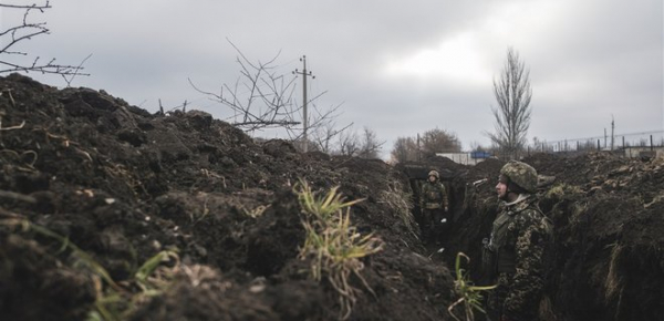 
Тисячі вирв від снарядів у Бахмуті та повністю зруйнований Соледар: супутникові знімки 