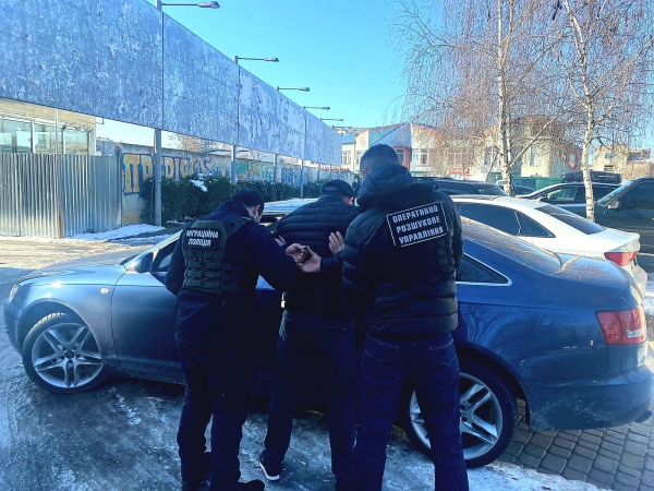 На Закарпатті затримали зловмисників, які спробували заробити на "ухилянтах" $50 000 (ФОТО, ВІДЕО)