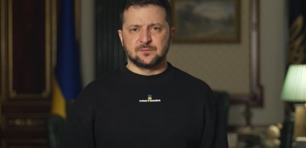 Зеленський підписав три укази про санкції проти росіян
Зеленський підписав три укази про санкції проти росіян