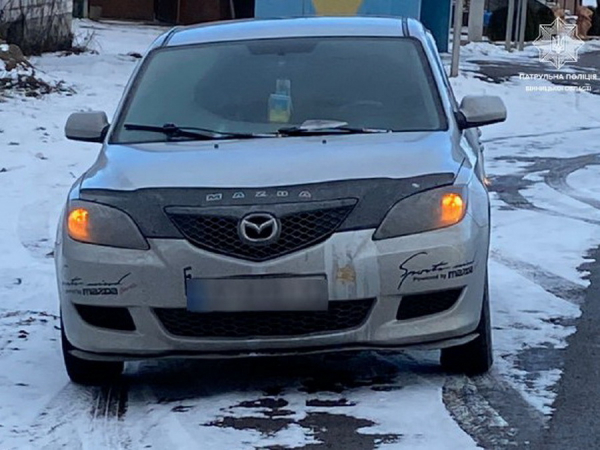 На Вінниччині патрульні виявили водія з, ймовірно, підробленими документами                    
