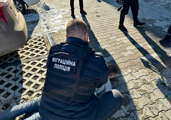На Закарпатті затримали зловмисників, які спробували заробити на "ухилянтах" $50 000 (ФОТО, ВІДЕО)