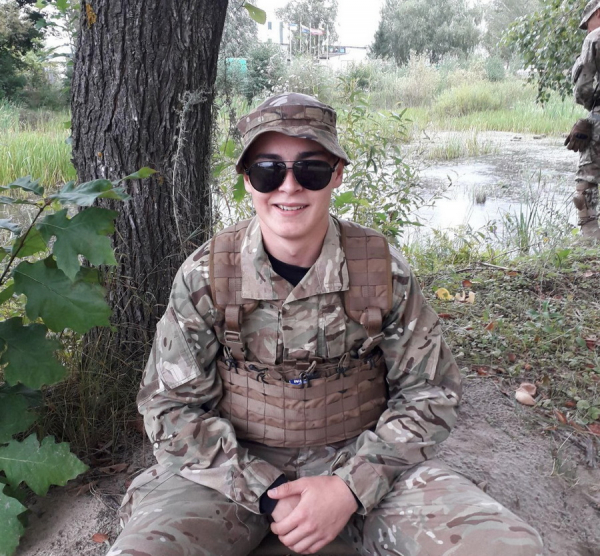 Він пішов захищати країну. Історія 21-річного лейтенанта з Вінниччини Ростислава Покиньчереди                    
