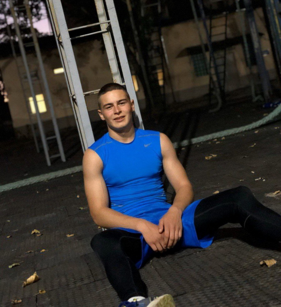 Він пішов захищати країну. Історія 21-річного лейтенанта з Вінниччини Ростислава Покиньчереди                    
