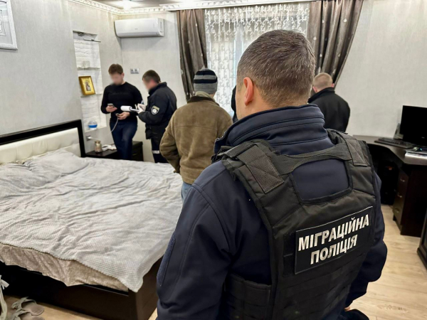 На Закарпатті затримали зловмисників, які спробували заробити на "ухилянтах" $50 000 (ФОТО, ВІДЕО)