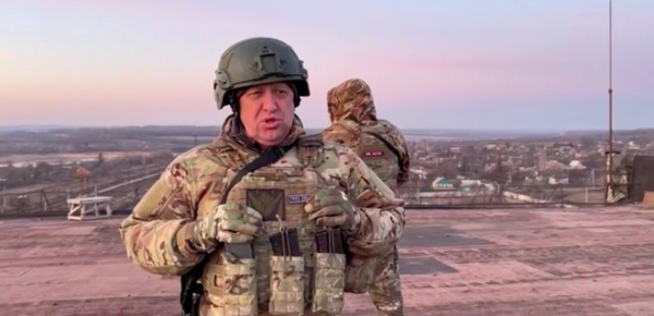 
Пригожин імітує приїзд до Бахмута й озвучує брехню про "оточення" міста &mdash; Центр нацспротиву 
