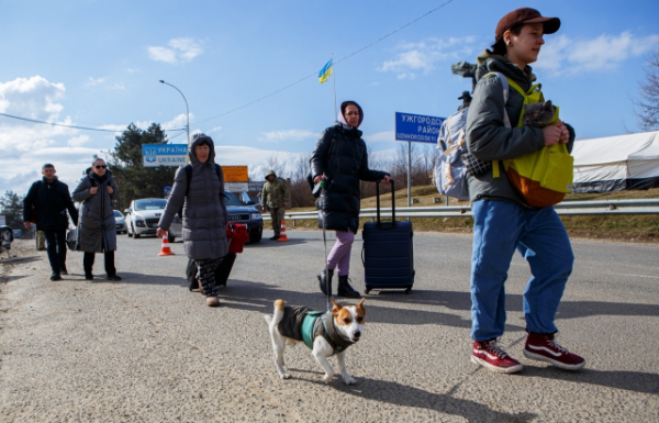 Фото дня: Сотні тисяч біженців на кордоні в перші тижні російського вторгнення