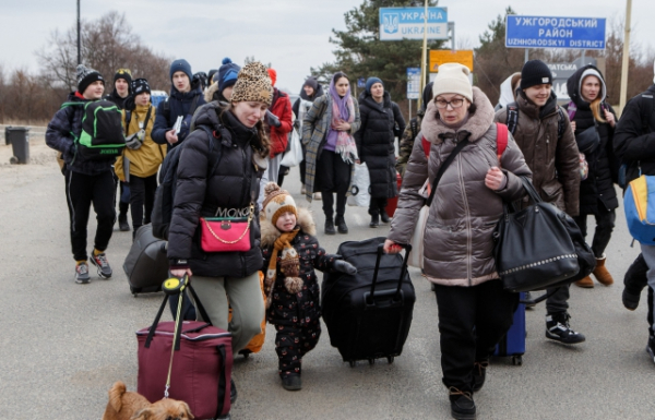 Фото дня: Сотні тисяч біженців на кордоні в перші тижні російського вторгнення