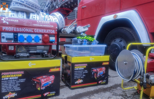 Словацькі волонтери подарували автодрабину для рятувальників Закарпаття (ФОТО0