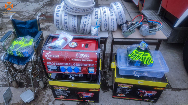 Словацькі волонтери подарували автодрабину для рятувальників Закарпаття (ФОТО0