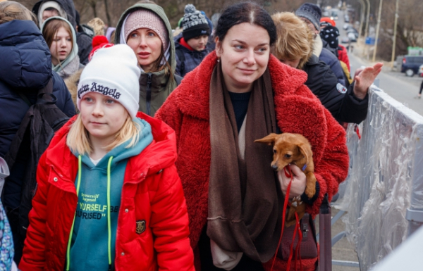 Фото дня: Сотні тисяч біженців на кордоні в перші тижні російського вторгнення
