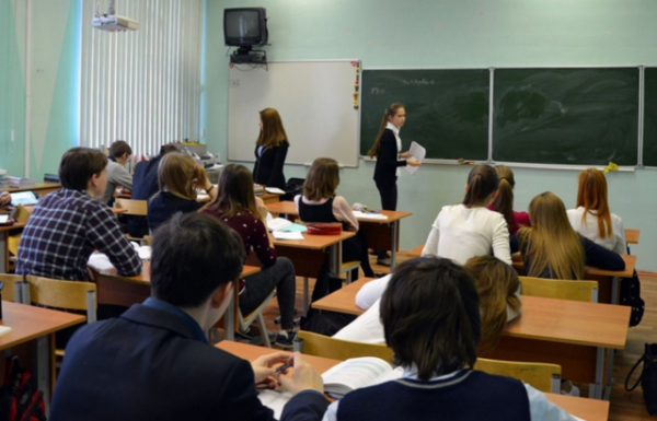 Поради закарпатцям: Як і куди звертатися, якщо стали свідком порушень в школі