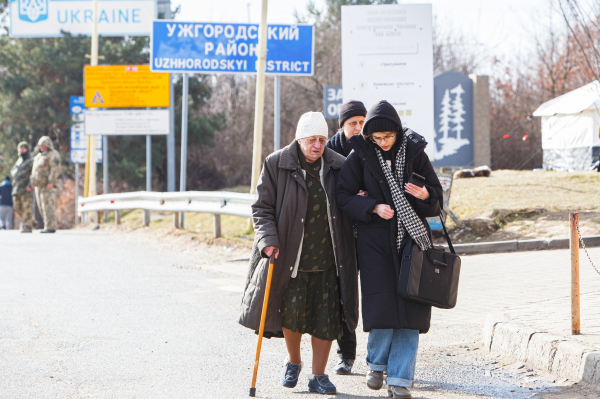 Фото дня: Сотні тисяч біженців на кордоні в перші тижні російського вторгнення
