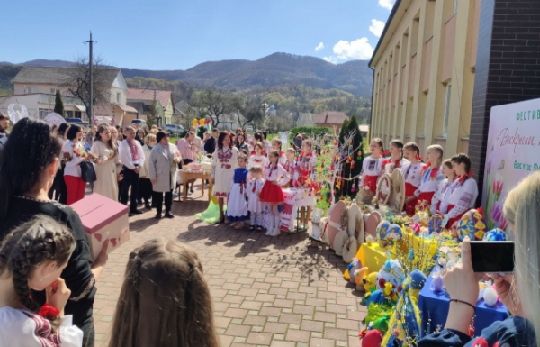 На Закарпатті пройшов Великодній фестиваль "Воскресни писанко" (ФОТО)