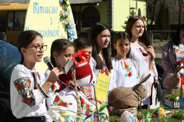 На Закарпатті пройшов Великодній фестиваль "Воскресни писанко" (ФОТО)