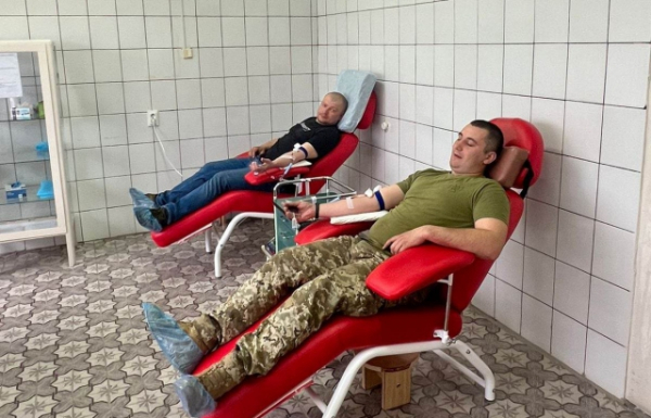 Закарпатські прикордонники стали донорами для свої побратимів