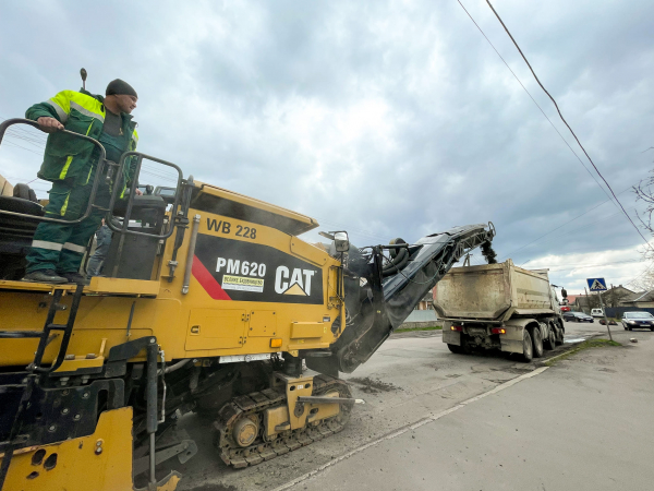 В Мукачеві ремонтують об'їзну (ФОТО) В Мукачеві ремонтують об'їзну (ФОТО)