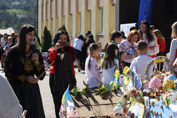 На Закарпатті пройшов Великодній фестиваль "Воскресни писанко" (ФОТО)