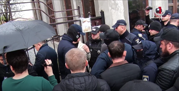  &laquo;Венеція&raquo; під арештом: робота відомого волонтерського хабу у Мукачеві заблокована (ВІДЕО) 