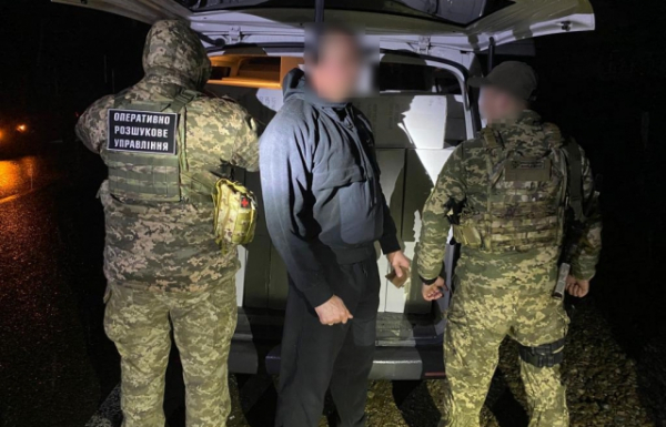 На Тячівщині затримали мікроавтобус, напакований цигарками на майже мільйон (ФОТО, ВІДЕО)