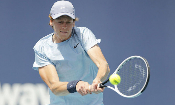 Сіннер вийшов у 1/4 фіналу Мастерса в Монте-Карло, обігравши Хуркача