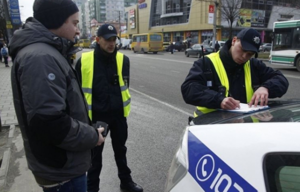 Минулої доби патрульні Закарпаття спіймали понад десяток п'яних водіїв