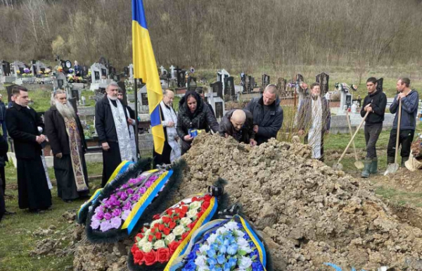 Перечин провів в останню дорогу полеглого Героя Романа Опачко