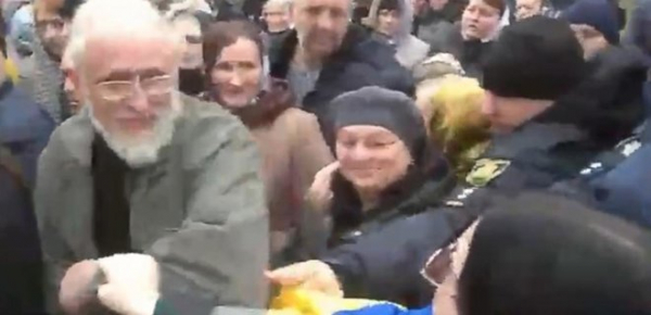 
На Житомирщині місцеві звинувачують священника УПЦ МП у побитті дитини, відкрито справу – відео 