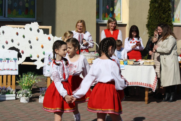 На Закарпатті пройшов Великодній фестиваль "Воскресни писанко" (ФОТО)