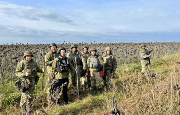 Вибухотехніки із Закарпаття розміновують звільнену від окупантів українську землю (ФОТО, ВІДЕО)