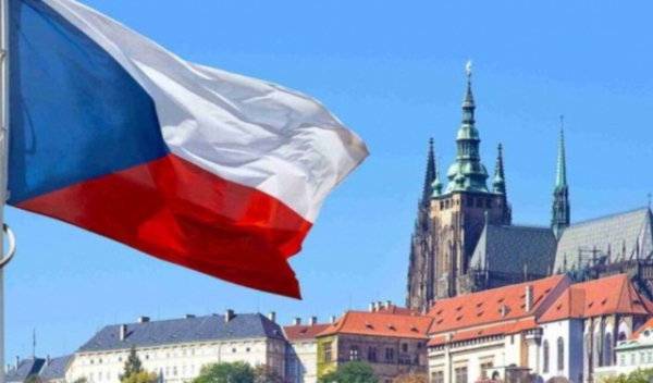 Міністрека оборони: На складах Чехії досі є допомога Україні