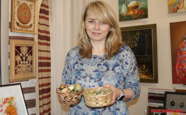 Грицики, бузина і цибуля: майстриня з Вінниччини створює яскраві писанки із природних матеріалів
Грицики, бузина і цибуля: майстриня з Вінниччини створює яскраві писанки із природних матеріалів
