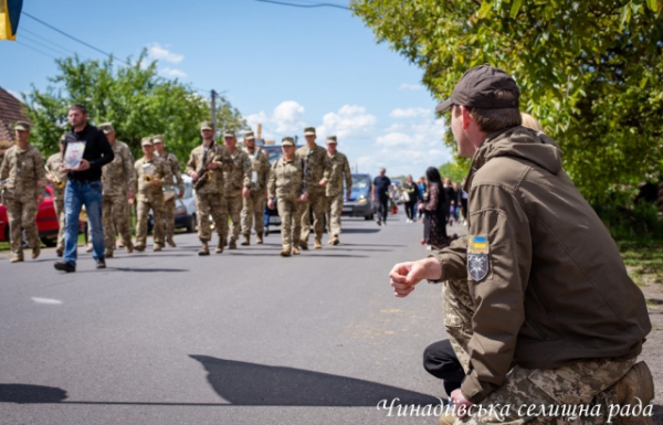 Мукачівщина навколішки провела в останню дорогу полеглого Героя Володимира Гавріша
