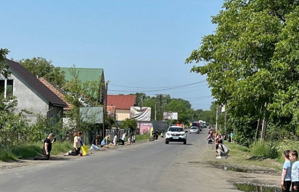 Закарпаття навколішки прощалося з полеглим Героєм Іваном Панющиком (ФОТО)