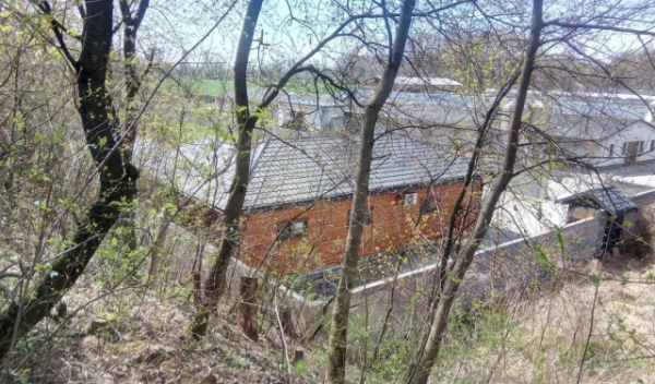 У Словаччині судять працівників найбільшої підпільної фабрики цигарок - серед них вісім українців (ФОТО) У Словаччині судять працівників найбільшої підпільної фабрики цигарок - серед них вісім українців (ФОТО)