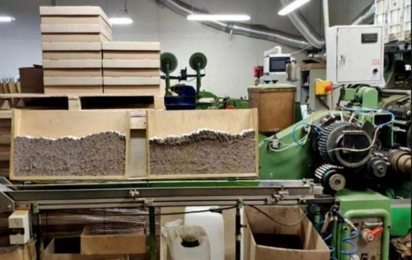 У Словаччині судять працівників найбільшої підпільної фабрики цигарок - серед них вісім українців (ФОТО) У Словаччині судять працівників найбільшої підпільної фабрики цигарок - серед них вісім українців (ФОТО)