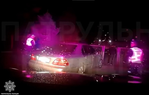 В Ужгороді водій на Lexus влаштував погоню з патрульними (ВІДЕО)
