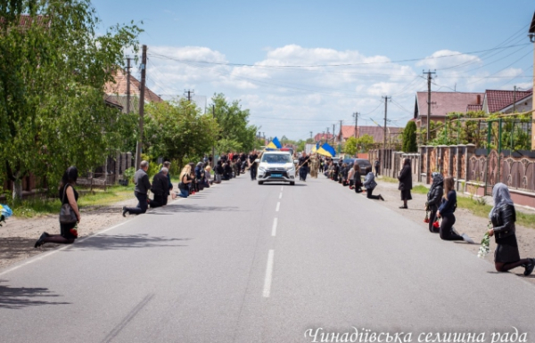 Мукачівщина навколішки провела в останню дорогу полеглого Героя Володимира Гавріша