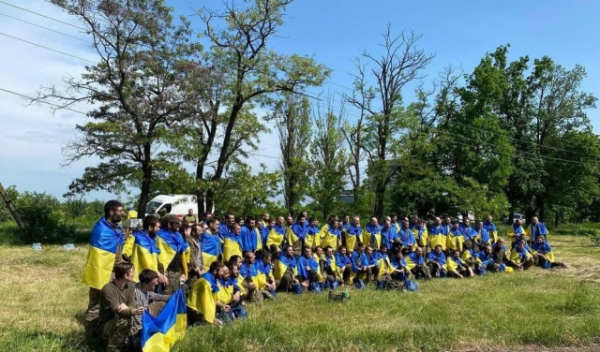 З полону додому повернулись 7 воїнів з Закарпаття (ФОТО) З полону додому повернулись 7 воїнів з Закарпаття (ФОТО)