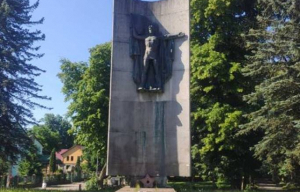 У Великому Березному також демонтують "альошку"