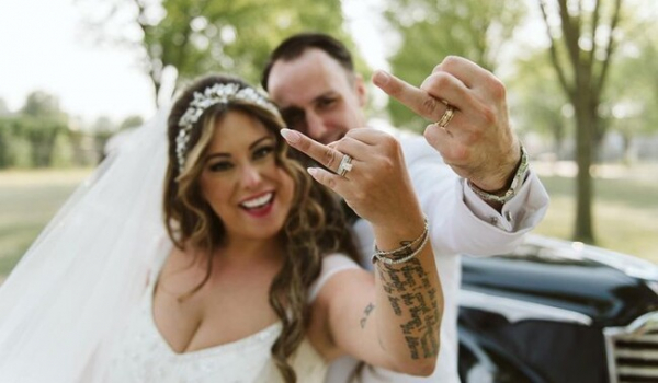 Прийомна дочка Емінема вийшла заміж