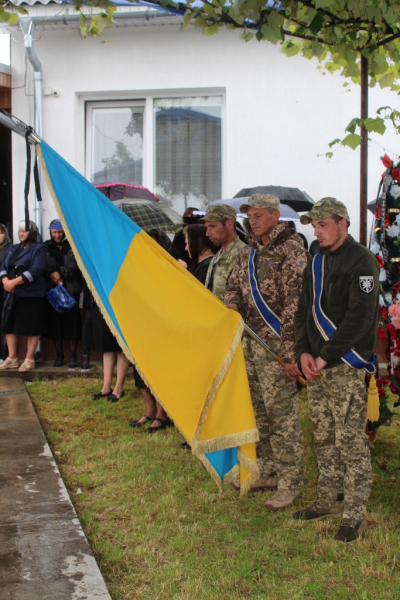 Іршавська громада провела в останню дорогу Героя Івана Тюка (ФОТО)