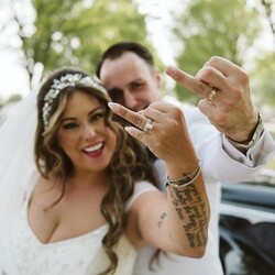 Прийомна дочка Емінема вийшла заміж