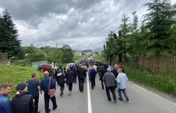 На Рахівщині провели в останню дорогу полеглого Героя Михайла Телічука На Рахівщині провели в останню дорогу полеглого Героя Михайла Телічука