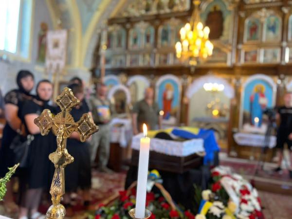  Сьогодні на Мукачівщині попрощались з загиблим на війні Героєм Михайлом Петахом 